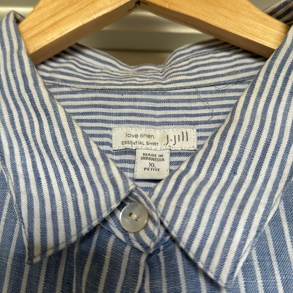 Love Linen J.Jill Oxford shirt XL, shell buttons. - Picture 2 of 6